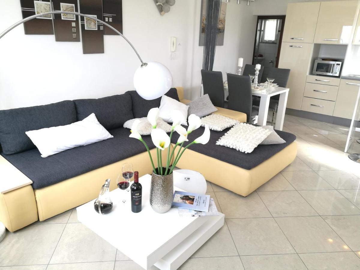 Villa Meli - Apartments Mit Meerblick Medulin Extérieur photo