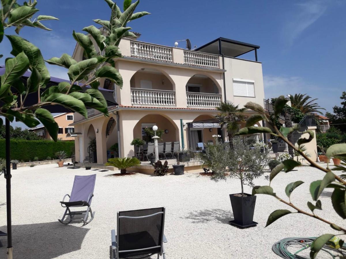 Villa Meli - Apartments Mit Meerblick Medulin Extérieur photo