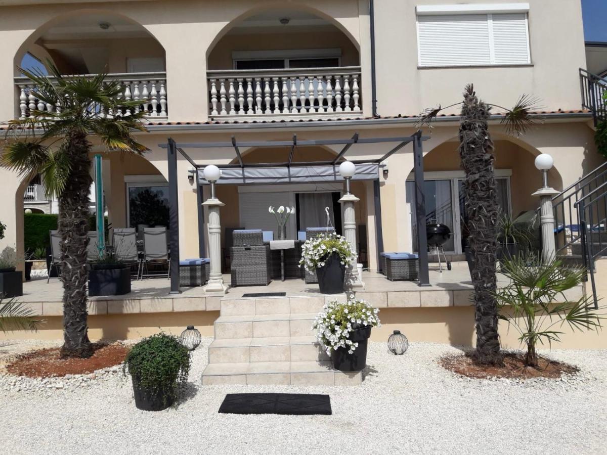 Villa Meli - Apartments Mit Meerblick Medulin Extérieur photo