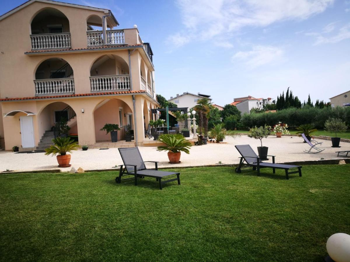 Villa Meli - Apartments Mit Meerblick Medulin Extérieur photo