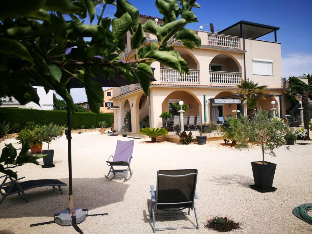 Villa Meli - Apartments Mit Meerblick Medulin Extérieur photo
