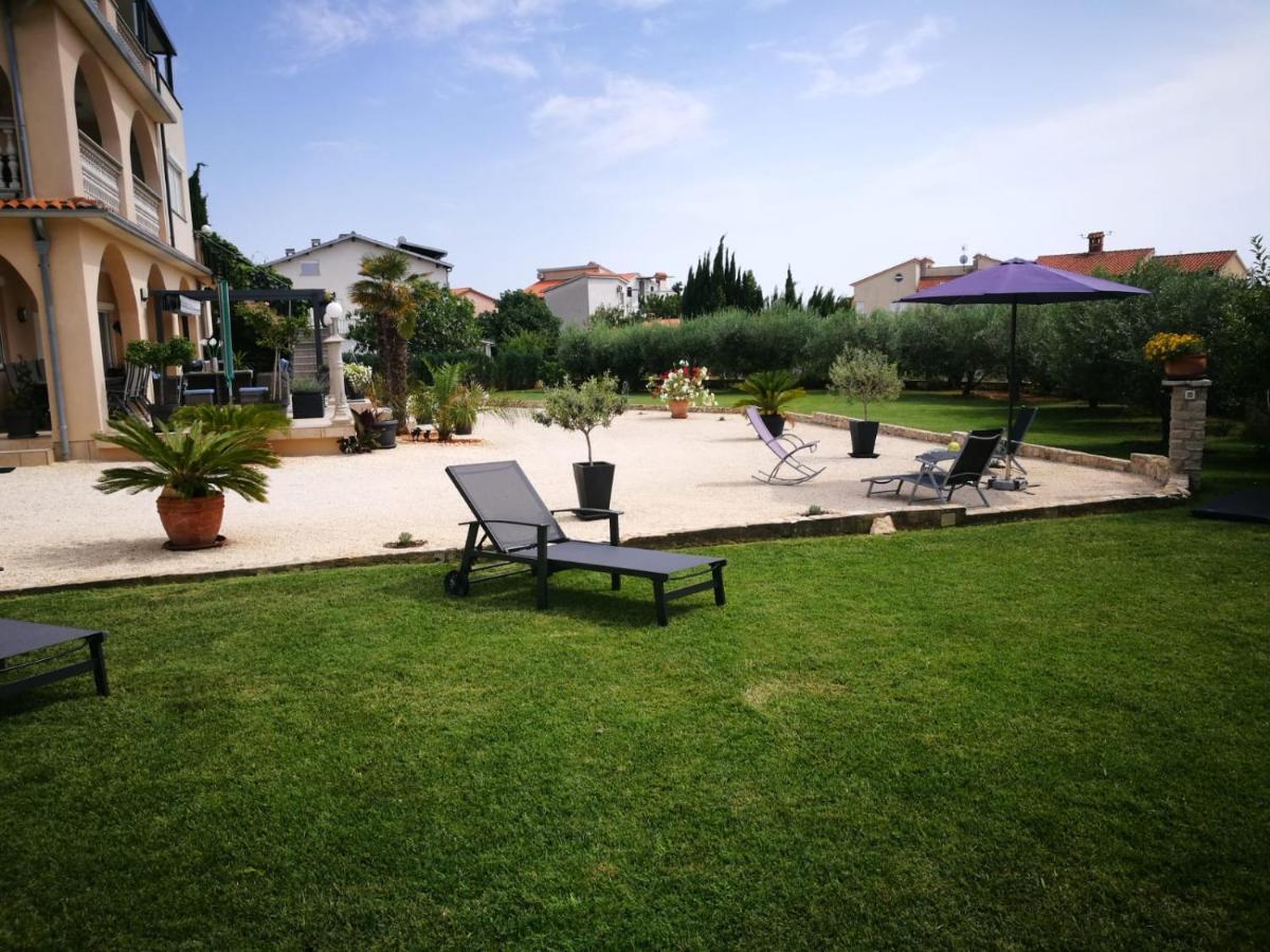 Villa Meli - Apartments Mit Meerblick Medulin Extérieur photo