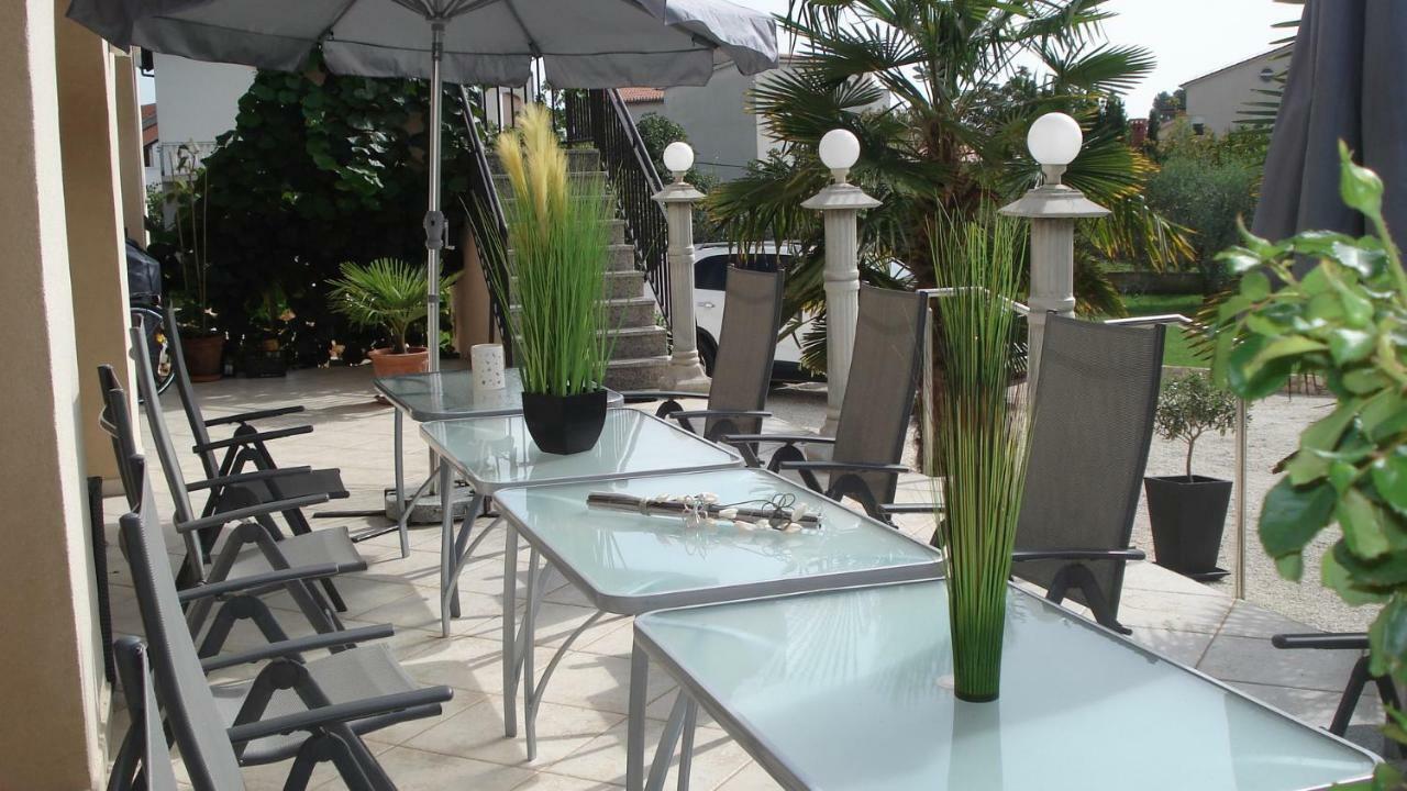 Villa Meli - Apartments Mit Meerblick Medulin Extérieur photo