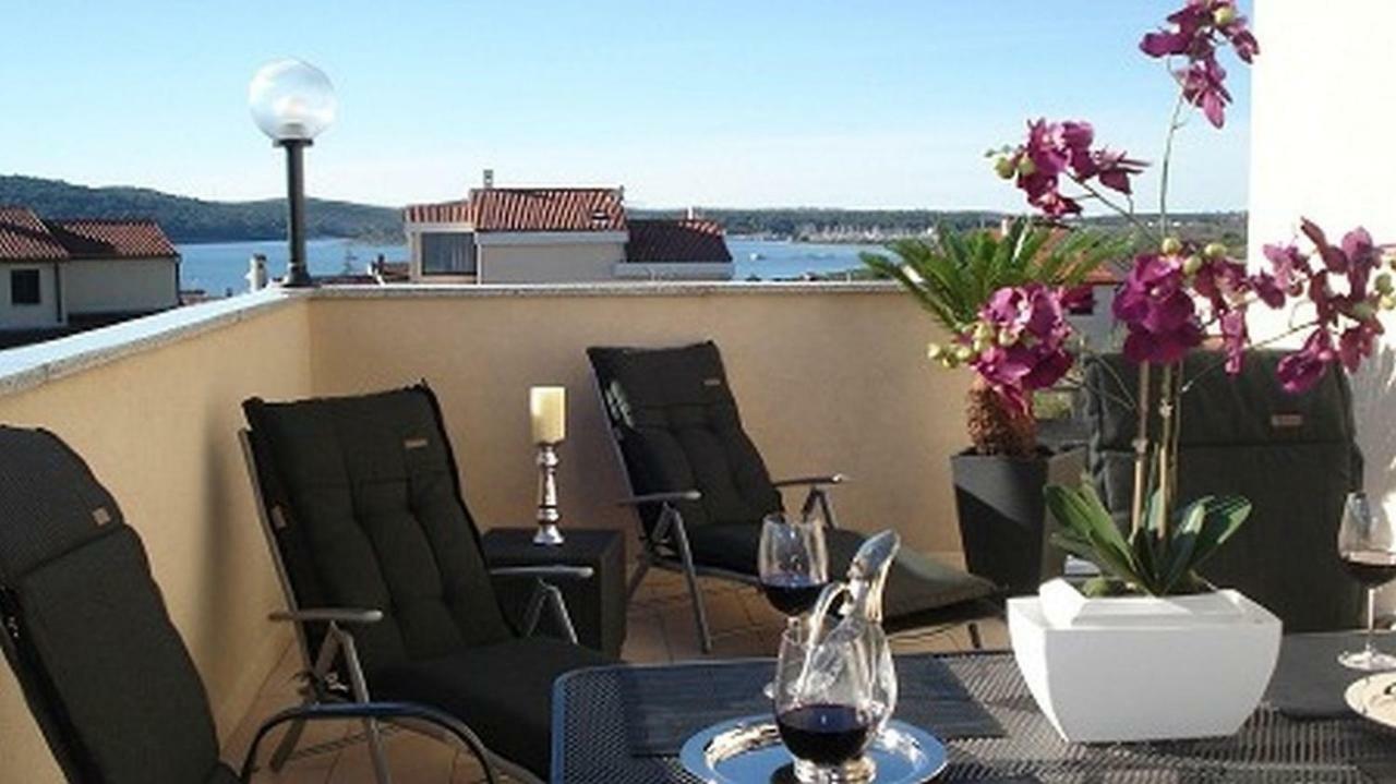 Villa Meli - Apartments Mit Meerblick Medulin Extérieur photo